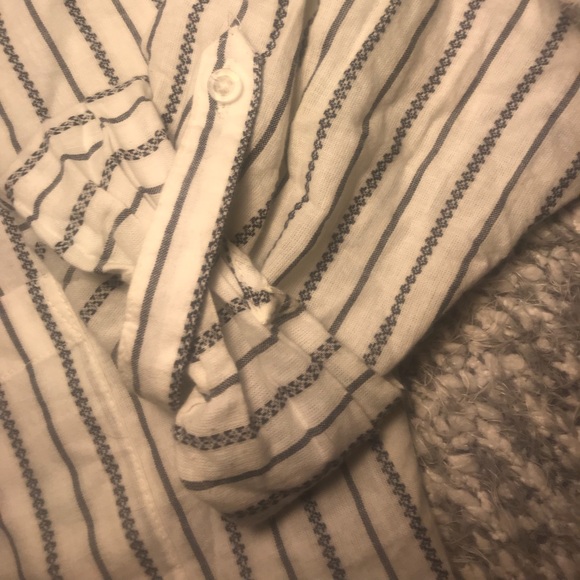 Button down top - Picture 4 of 6